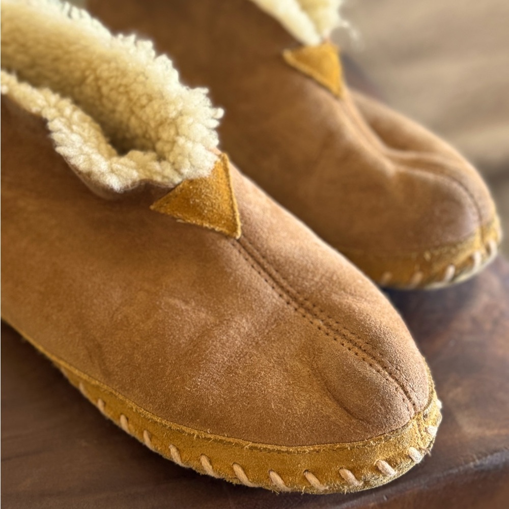 Used LL Bean “Wicked Good” slippers ☃️